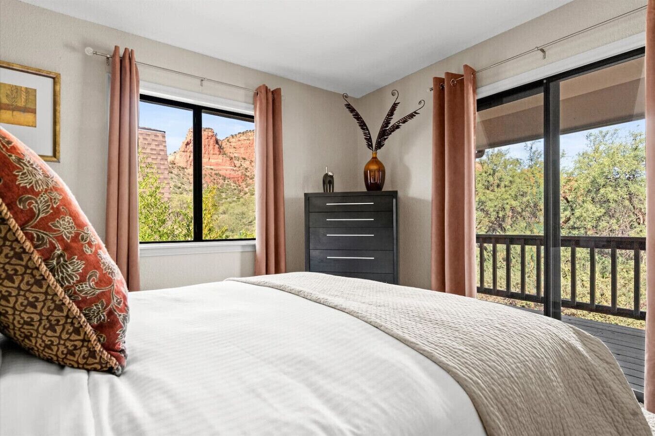 2 quartos, Wi-Fi de cortesia, roupa de cama