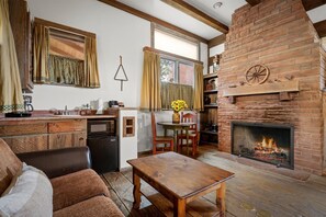 Fernseher, Kamin