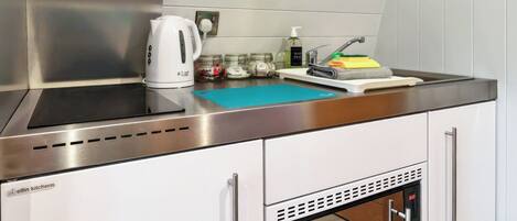 Refrigerador y tostadora