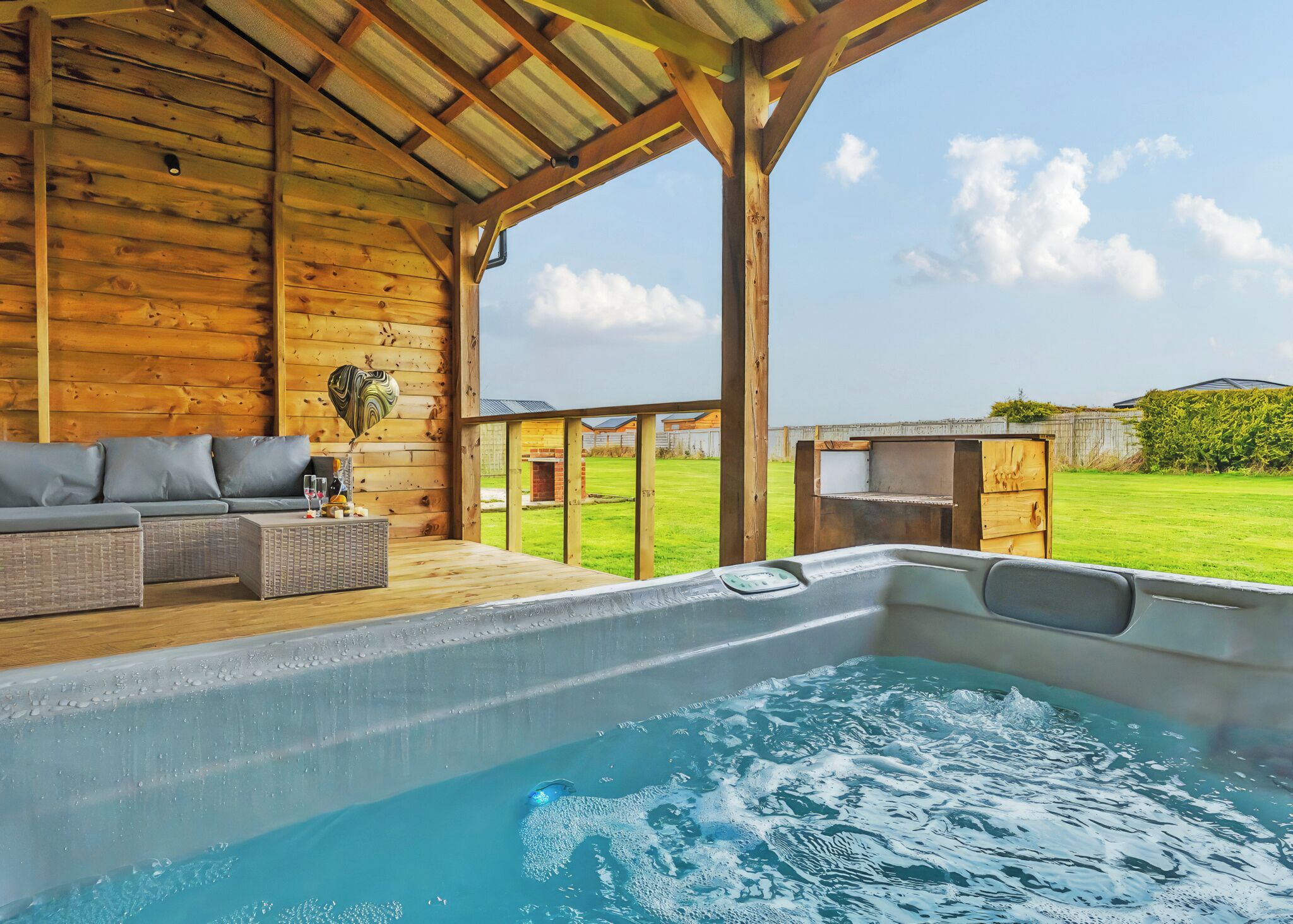 Outdoor spa tub