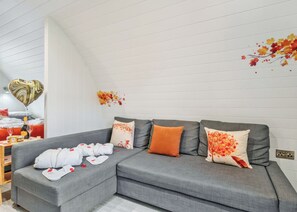 Living area - 0 bedroom accommodation in Pershore (Pershore)