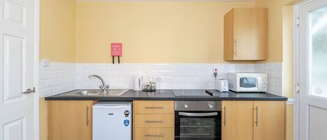 Fridge, oven, stovetop, toaster