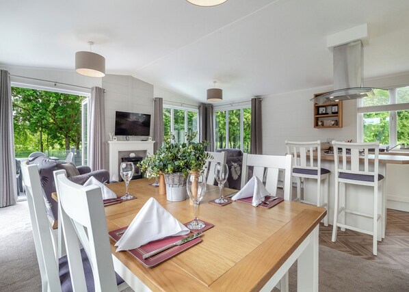 Dining - 1 bedroom accommodation in Earls Colne, Colchester (Earls Colne, Colchester)