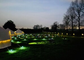 Zona a l'aire lliure per a la celebració de banquets