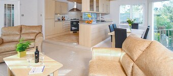 Comfortable lodge with one double with en suite shower and one twin.