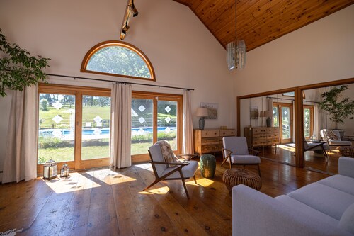 Country Estate Outside Hudson - Heated Extra Large Pool w/ Outdoor Barrel Sauna