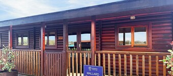 Comfortable lodge that sleeps four people, ideal for families.