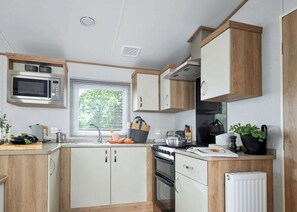Geladeira, fogão, cooktop, torradeira