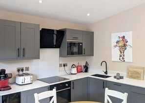 Kühlschrank, Ofen, Herdplatte, Geschirrspüler