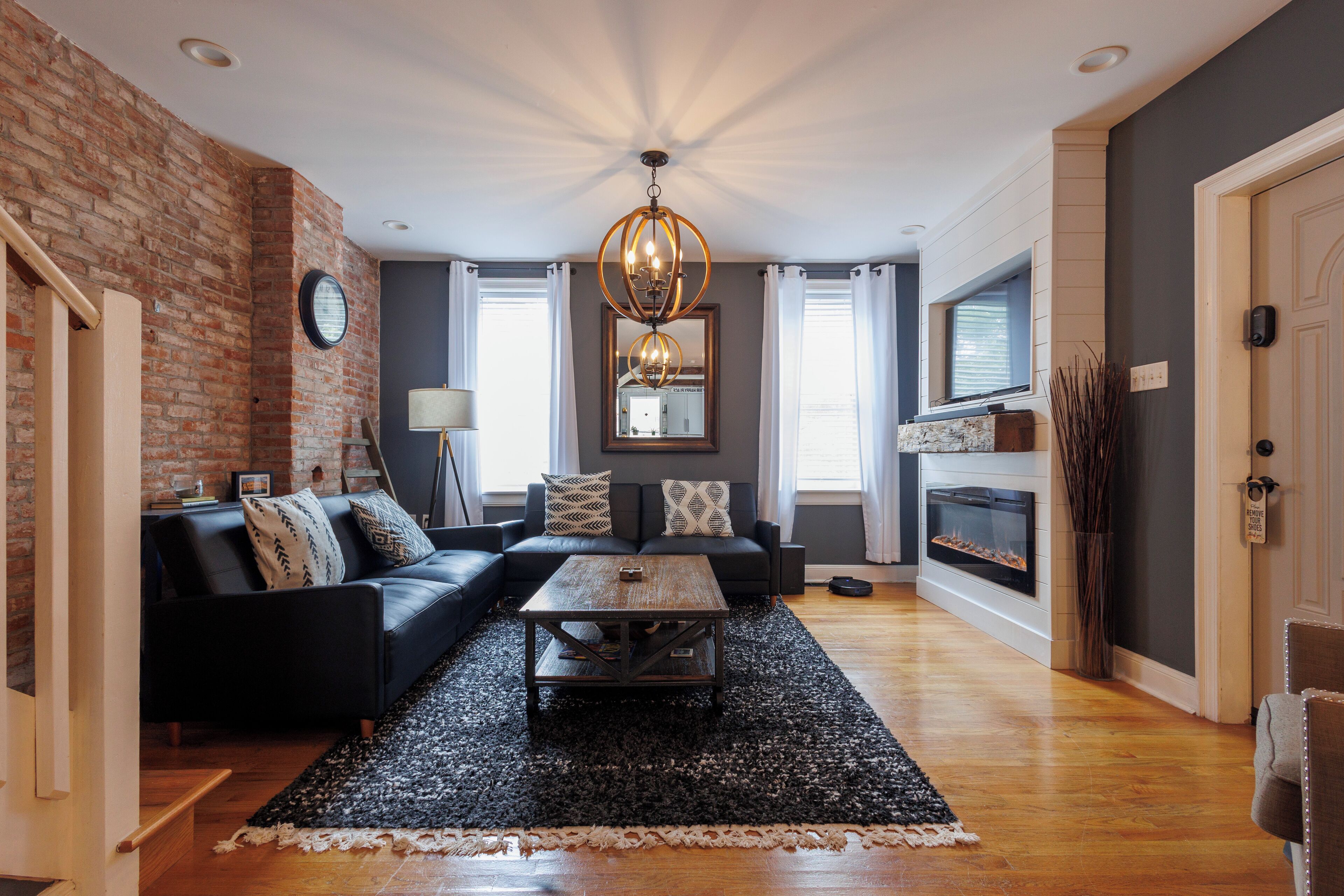 Smart TV, fireplace, computer monitors, printers