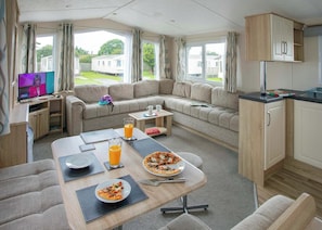 Dining - Very comfortable, modern and contemporary caravan with one double and two twin. (Cowden, Nr Hornsea)