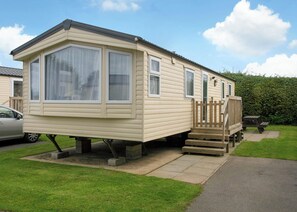 Unclassified image, 2 of 3, button - Very comfortable, modern and contemporary caravan with one double and two twin. (Cowden, Nr Hornsea)