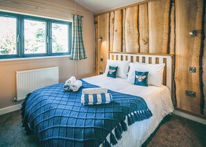 2 bedrooms - A magnificent bespoke lodge perfect for a family escape. (Gledrid, Chirk)