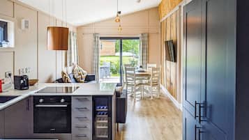 Kühlschrank, Ofen, Herdplatte, Geschirrspüler