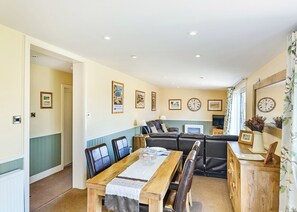 Dining - Luxury lodge with one double and one twin. (Pickering)