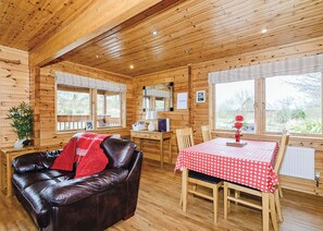 Interior - Set in a peaceful location and perched over the lake. (Anglesey)