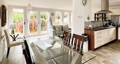 Country Lodge Four Platinum