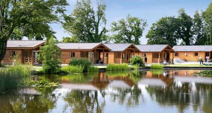 Lodge with one double, one twin and one with bunks.