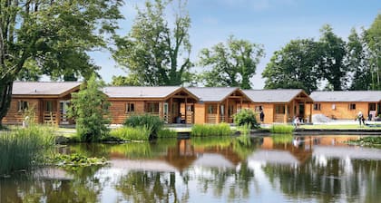 Lodge with one double, one twin and one with bunks.