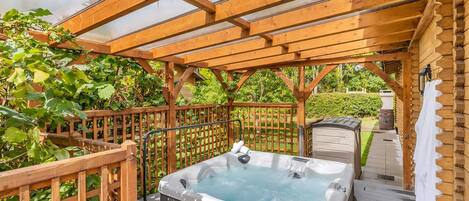 Bain à remous extérieur