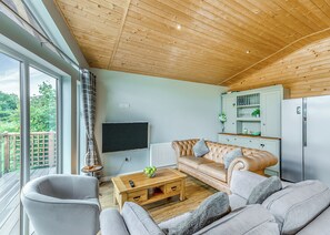TV, streaming services - 3 bedroom accommodation in Ellesmere (Ellesmere)