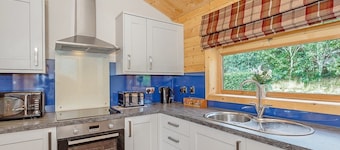 3 bedroom accommodation in Ellesmere