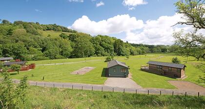 Refurbished in 2022. Boutique and spacious contemporary timber lodge.