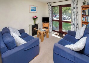 Living area - 1 bedroom accommodation in Penzance (Penzance)