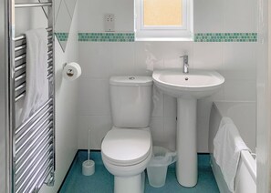 Bathroom - 2 bedroom accommodation in Bridlington (Bridlington)