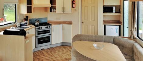 Fridge, oven, stovetop, toaster