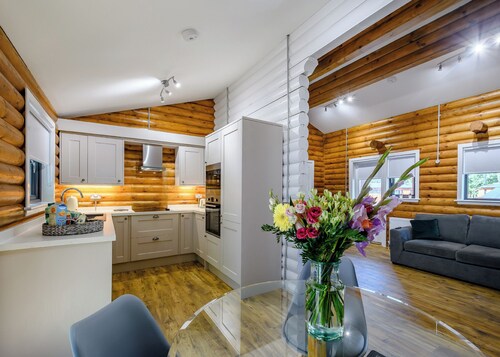 2 bedroom accommodation in Annbank, Ayr