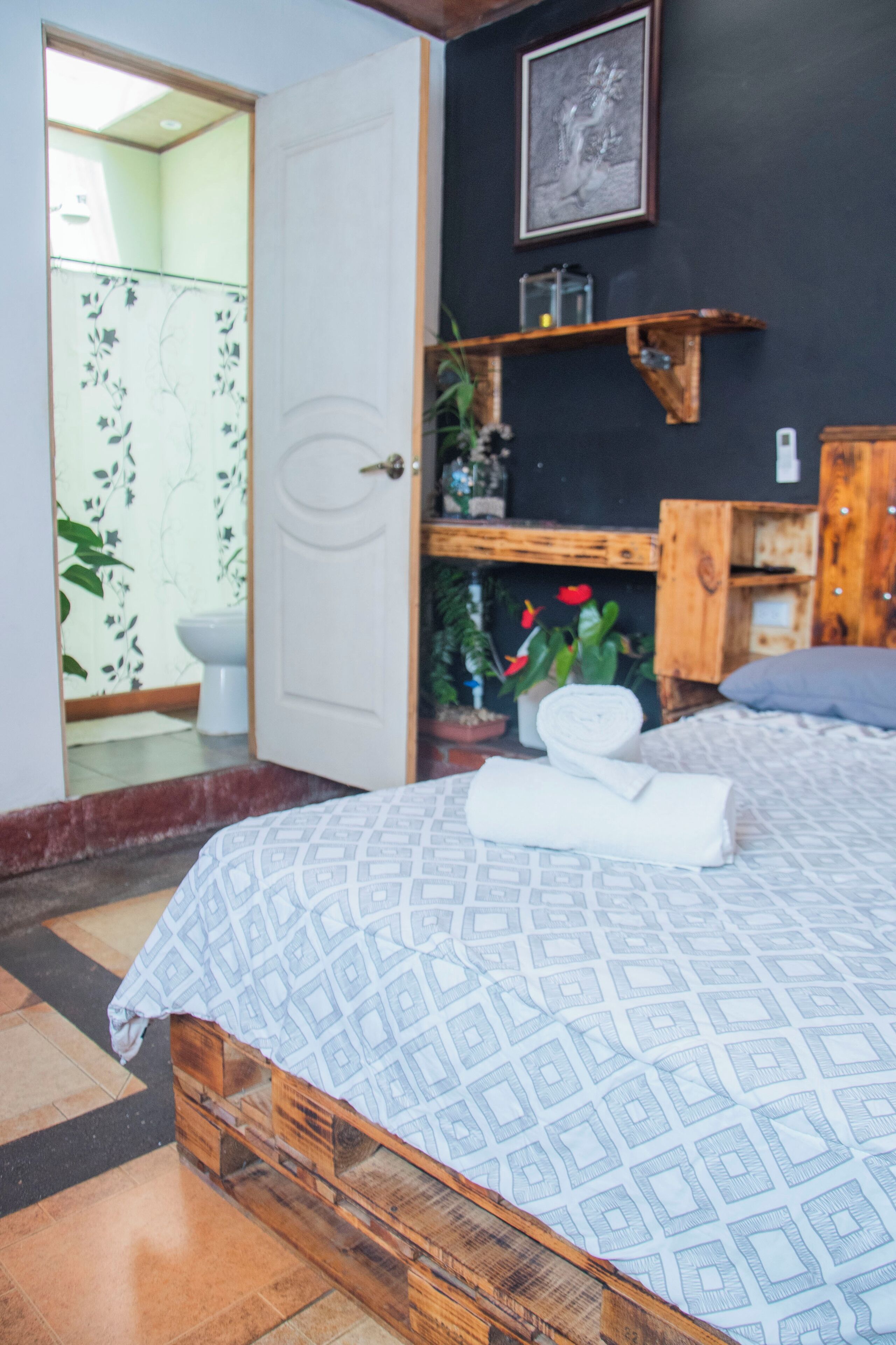 Private Classic Room | Ropa de cama de alta calidad y wifi gratis 