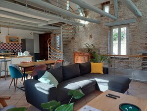 TV, table tennis, books, stereo