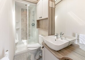 Unclassified image, 4 of 12, button - Luxurious holiday home. (Looe)