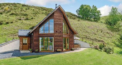 Gorgeous open plan two storey lodge.
