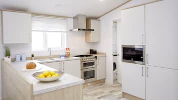 Fridge, oven, stovetop, toaster