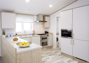 Fridge, oven, stovetop, toaster