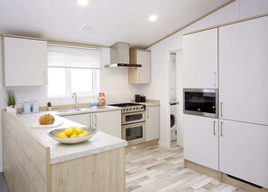 Kühlschrank, Ofen, Herdplatte, Toaster