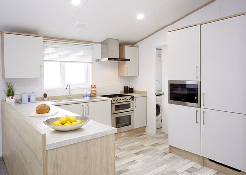 Atlas Wisteria Lodge