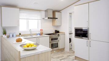 Fridge, oven, stovetop, toaster