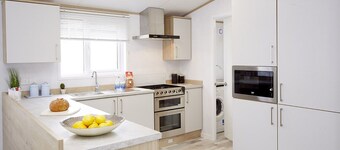 Atlas Wisteria Lodge