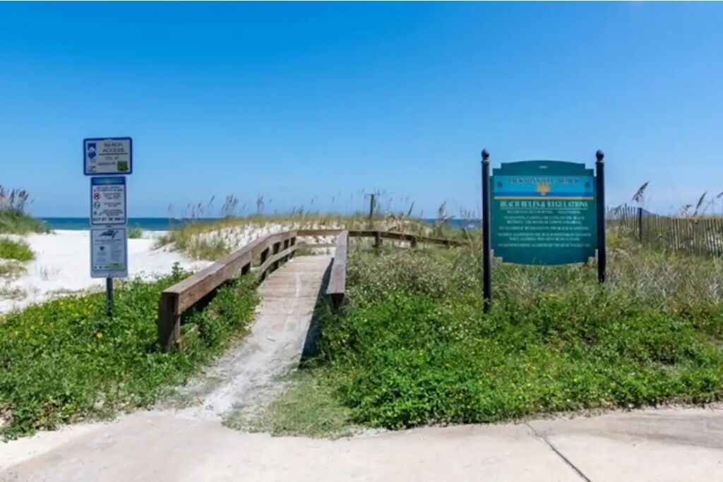 Walk to the BEACH! Cheery, 4 BR Home!