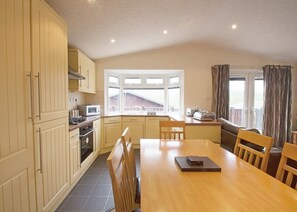 Fridge, oven, stovetop, toaster