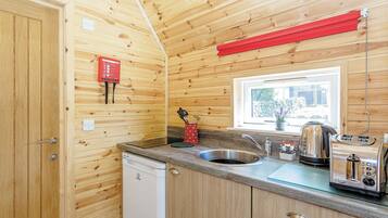 Fridge, oven, stovetop, toaster