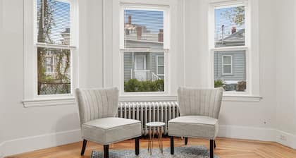 2 bedroom close to downtown by the bay