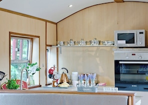 Réfrigérateur, four, plaque de cuisson, lave-vaisselle