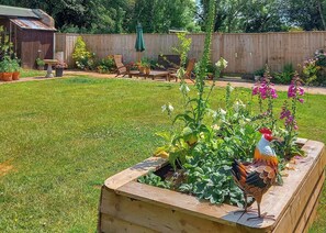 Outdoor dining - 2 bedroom accommodation in South Molton, nr Barnstaple (South Molton, nr Barnstaple)