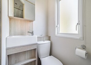 Bathroom - Signature Three Bedroom (Cheddar,)