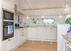 Kühlschrank, Ofen, Herdplatte, Toaster