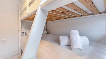 2 bedrooms, free WiFi